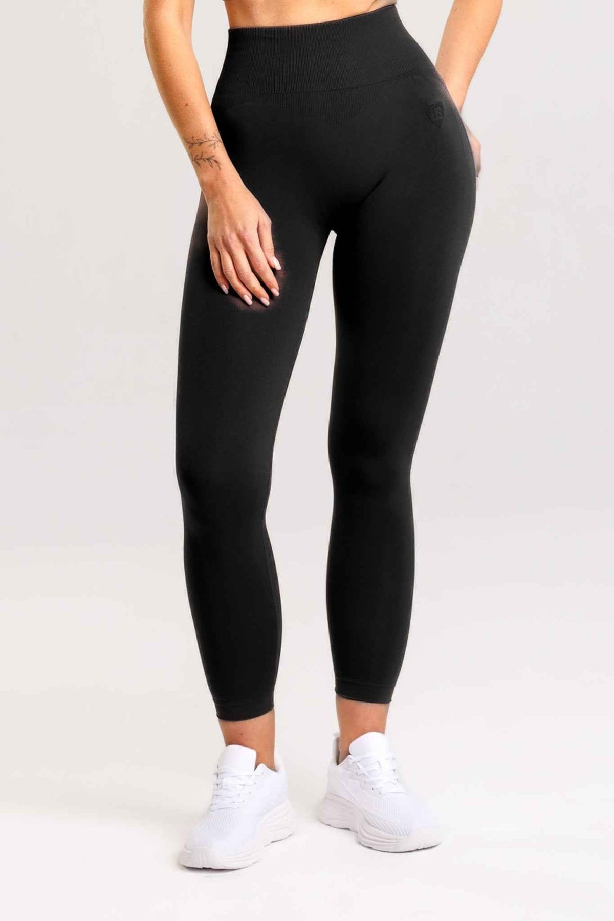Zestaw bezszwowy PUSH UP PRO II top + legginsy czarny - Nevada