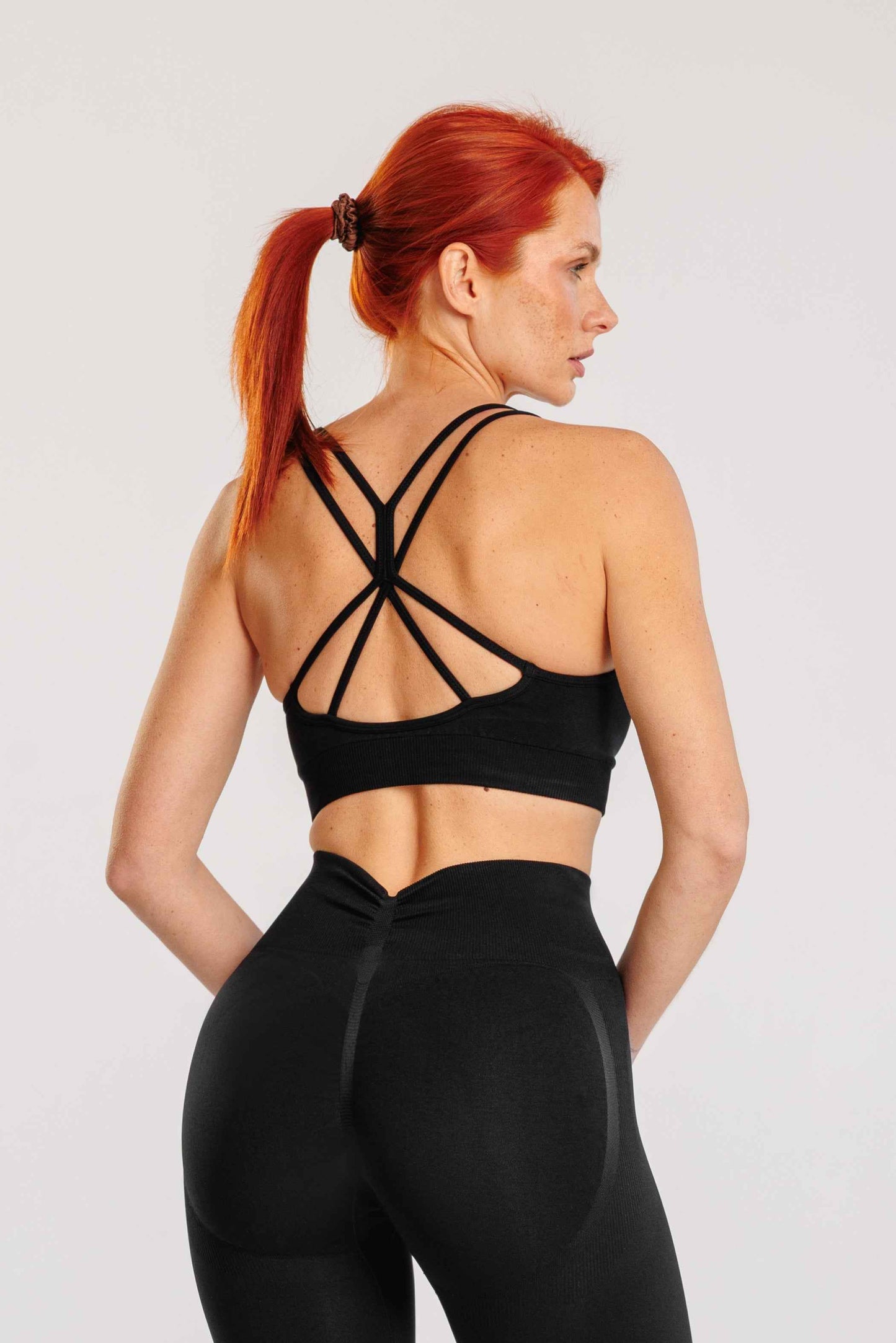 Legginsy bezszwowe PUSH UP V SHAPE czarne - Savannah