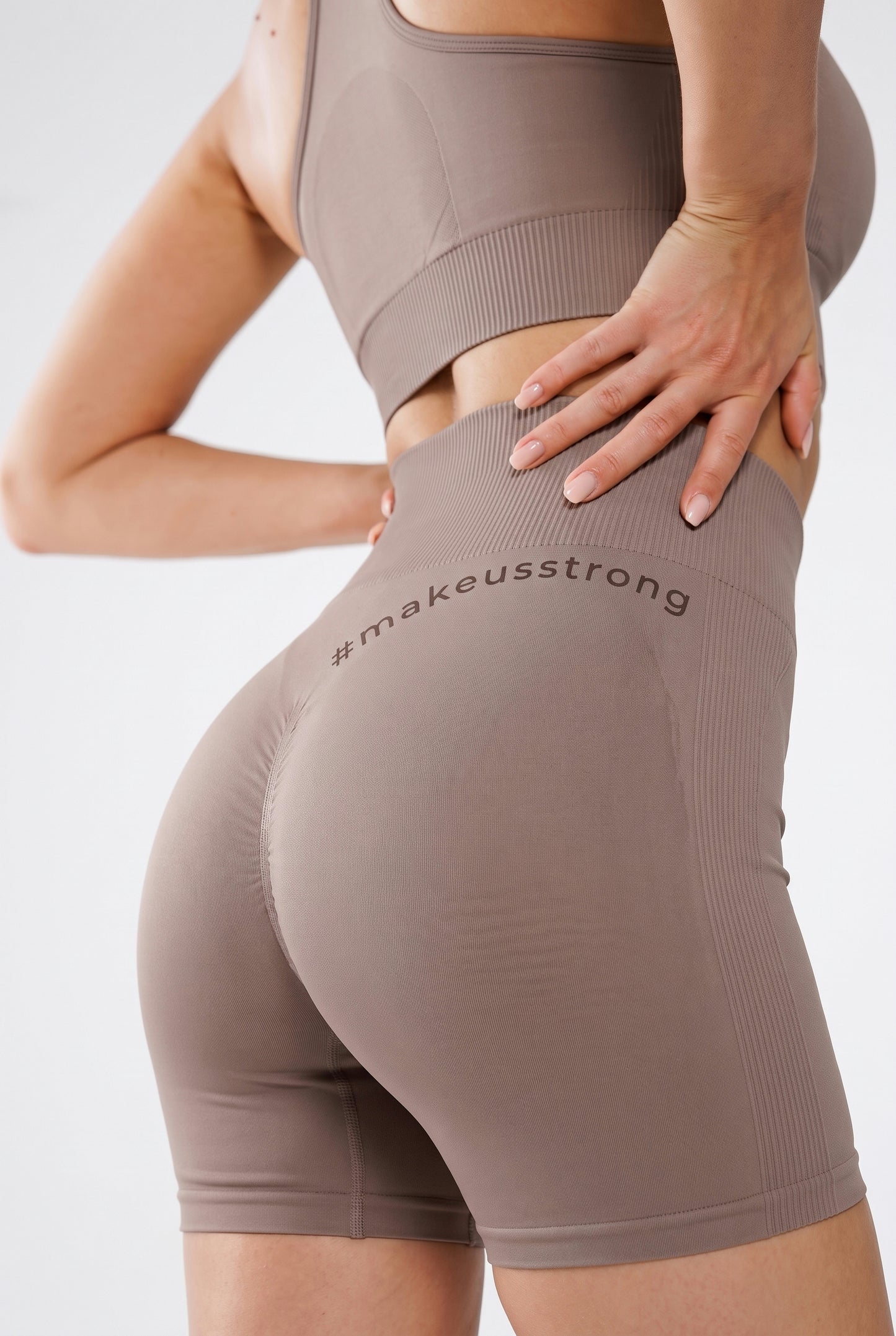 Szorty bezszwowe PUSH UP taupe Florence