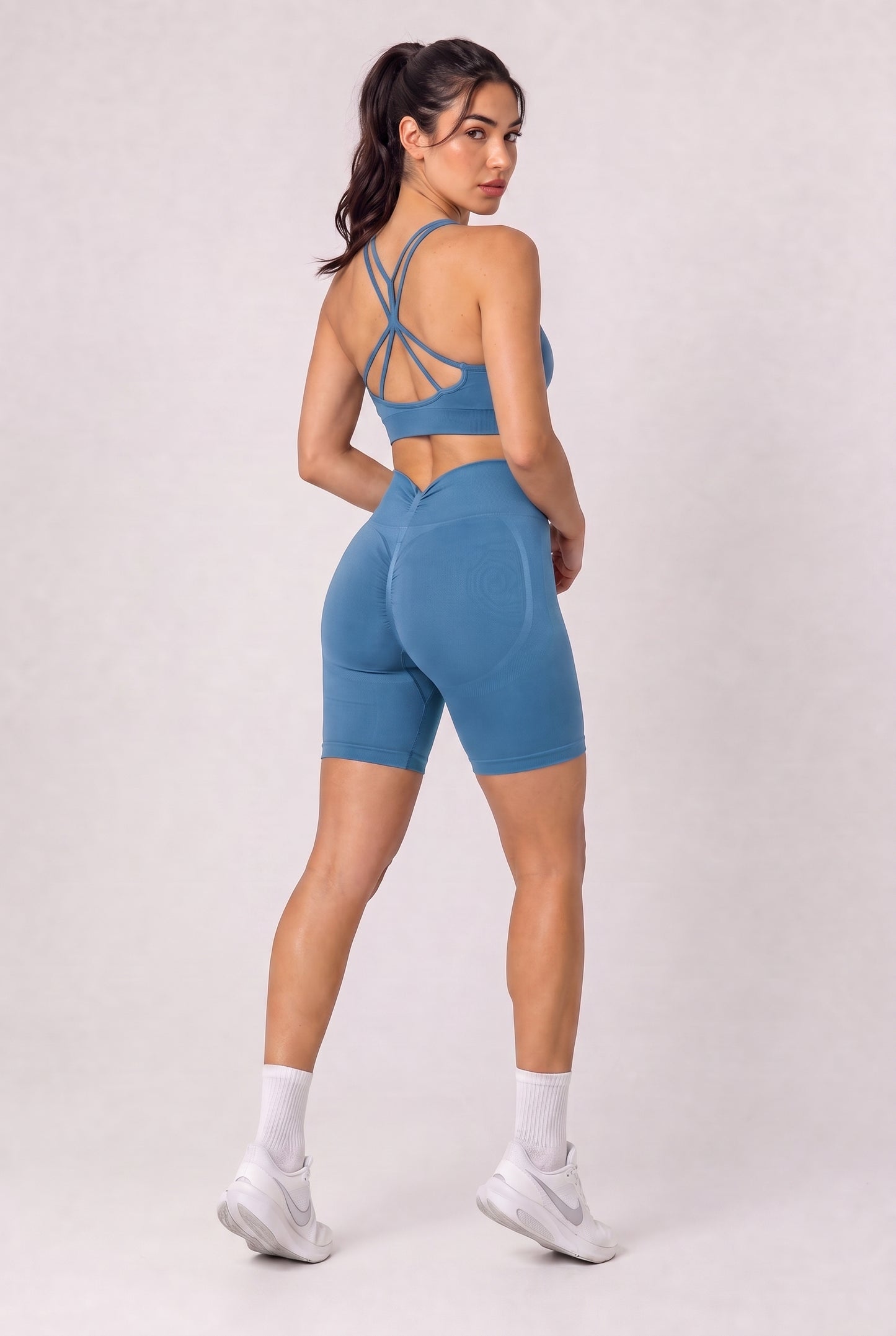 Szorty bezszwowe PUSH UP V SHAPE lazurowe Savannah