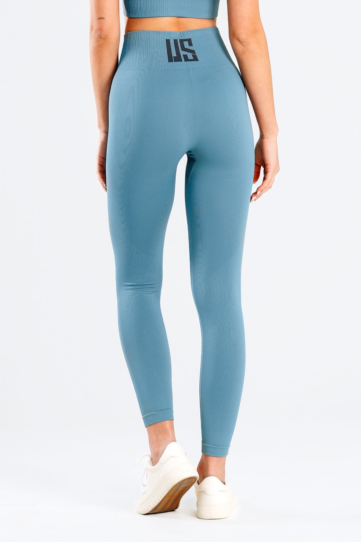 Zestaw bezszwowy sportowy top + legginsy niebieski ocean Soho