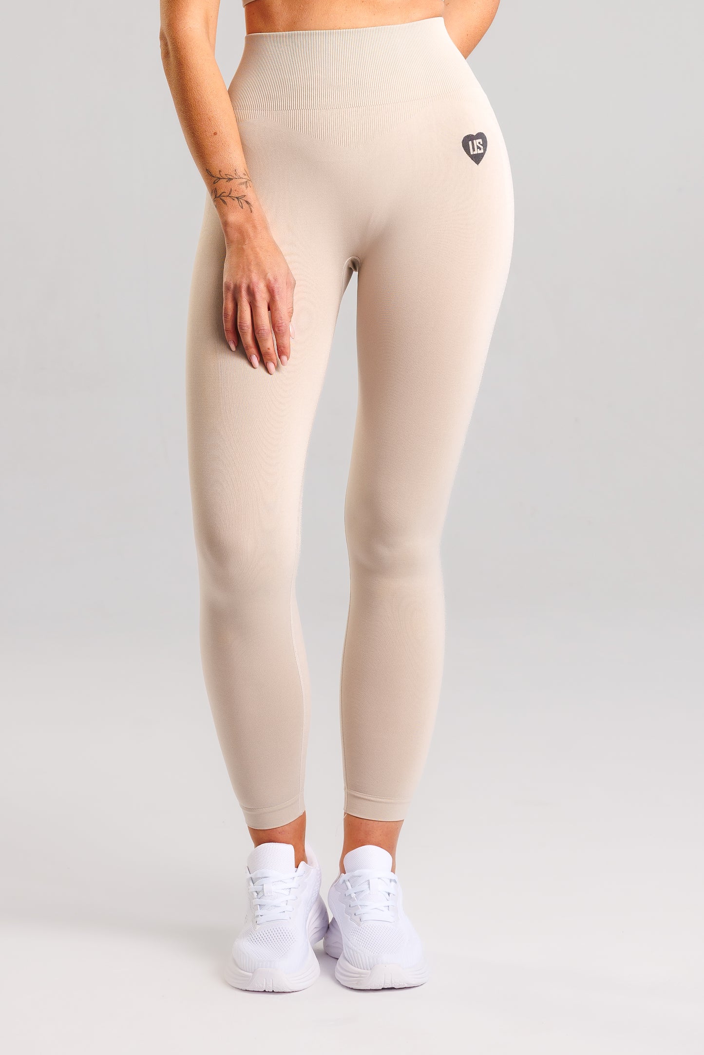 Legginsy bezszwowe PUSH UP V SHAPE cream Savannah