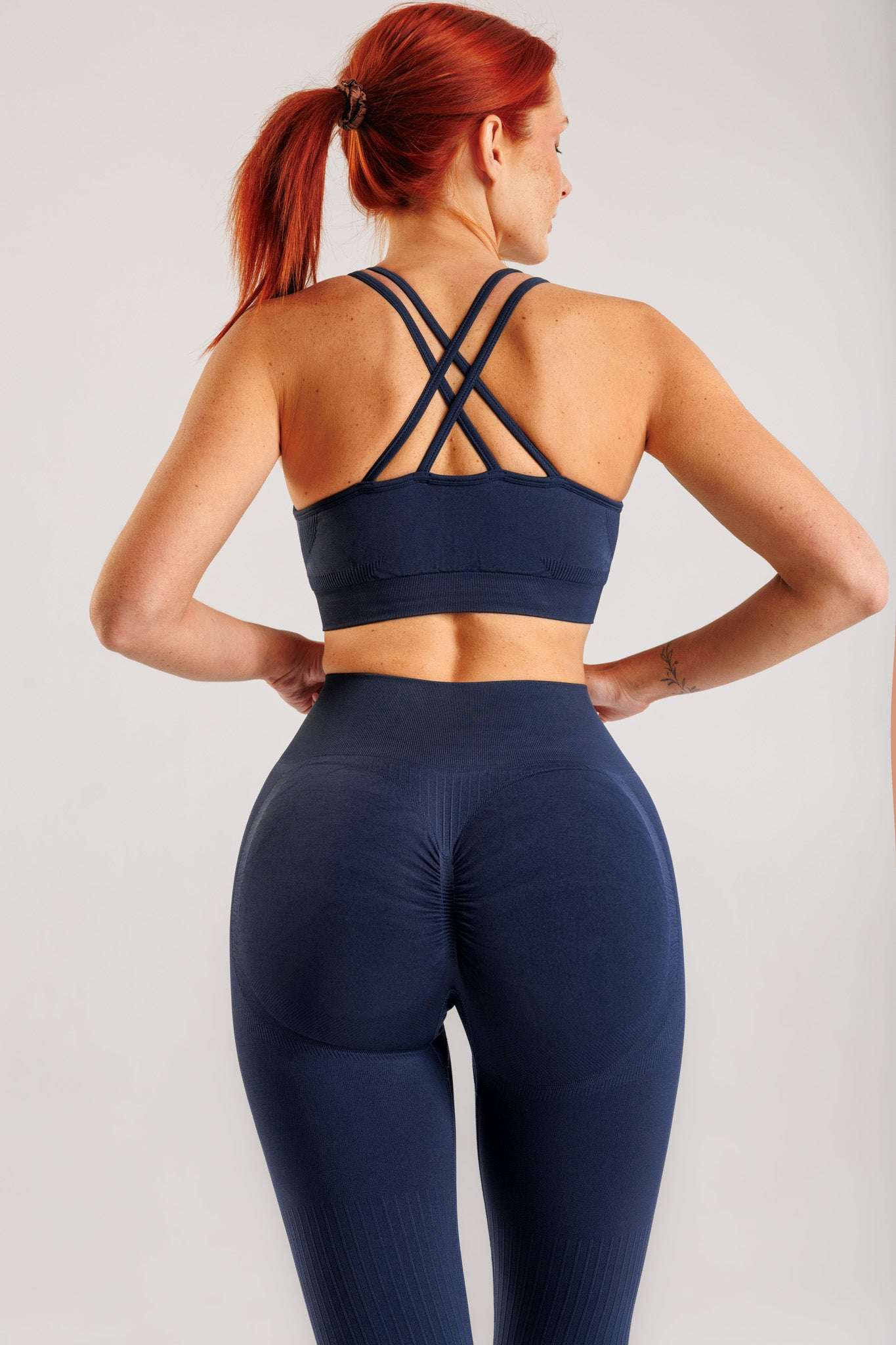Legginsy damskie bezszwowe Push Up Pro II granatowe - Nevada