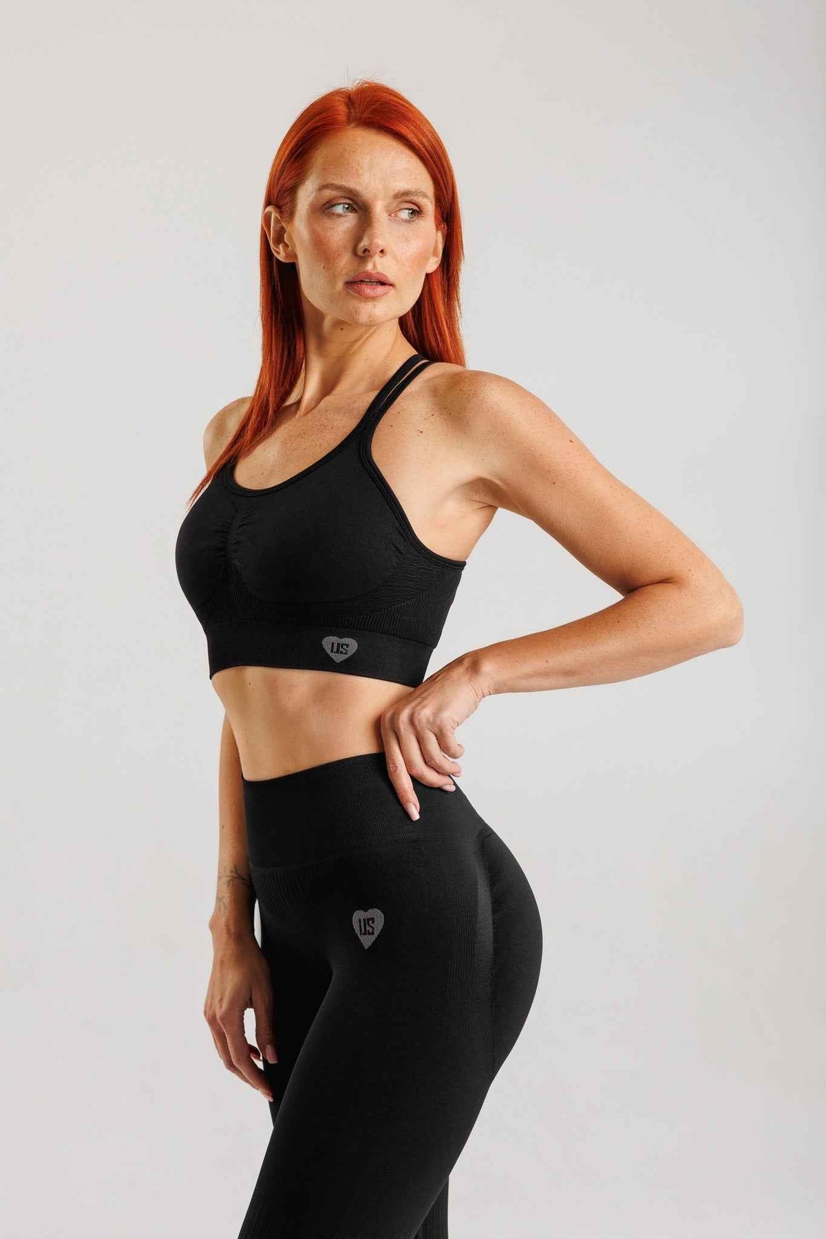 Zestaw bezszwowy PUSH UP PRO II top + legginsy czarny - Nevada