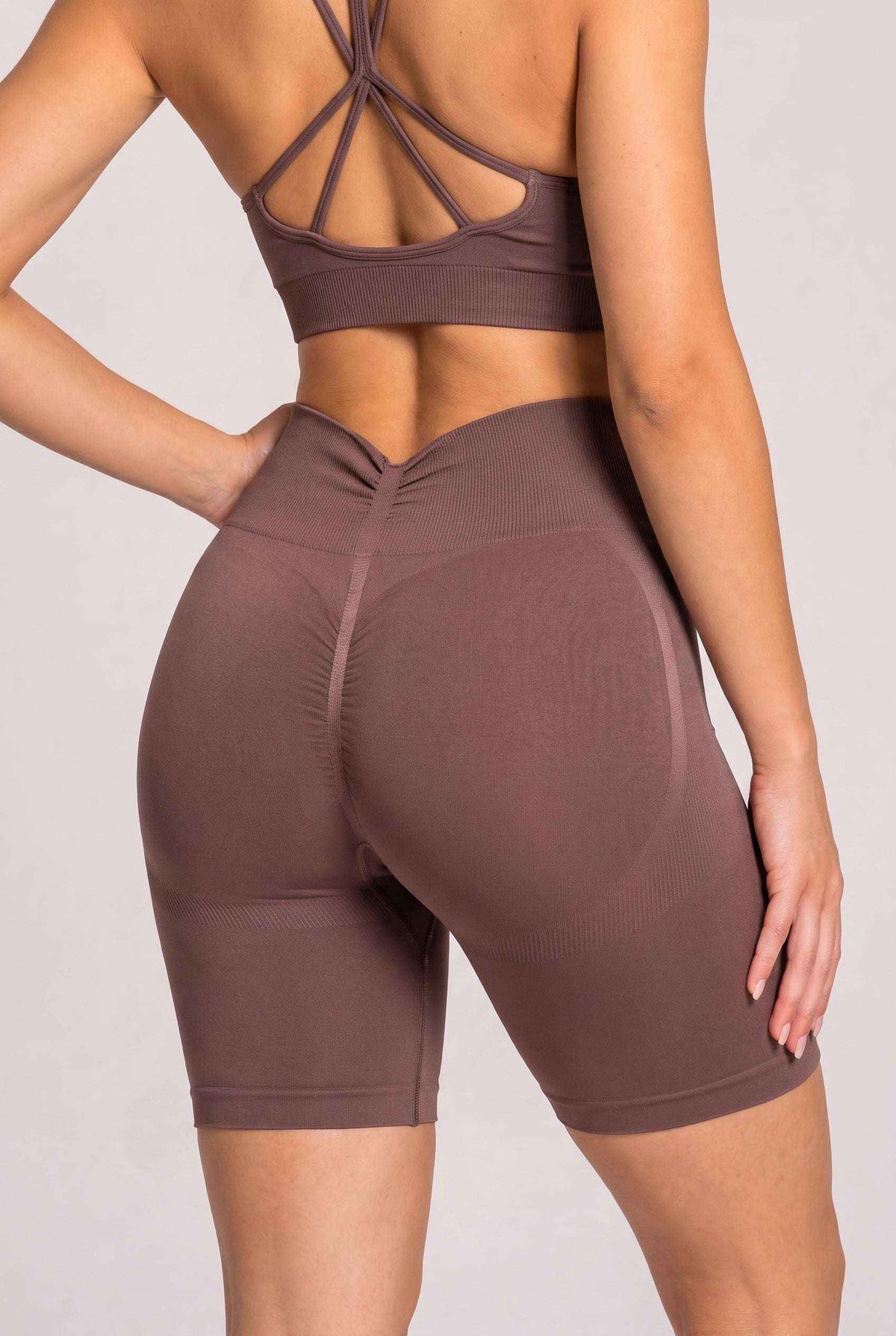 Szorty damskie bezszwowe PUSH UP V SHAPE stalowy brąz - Savannah