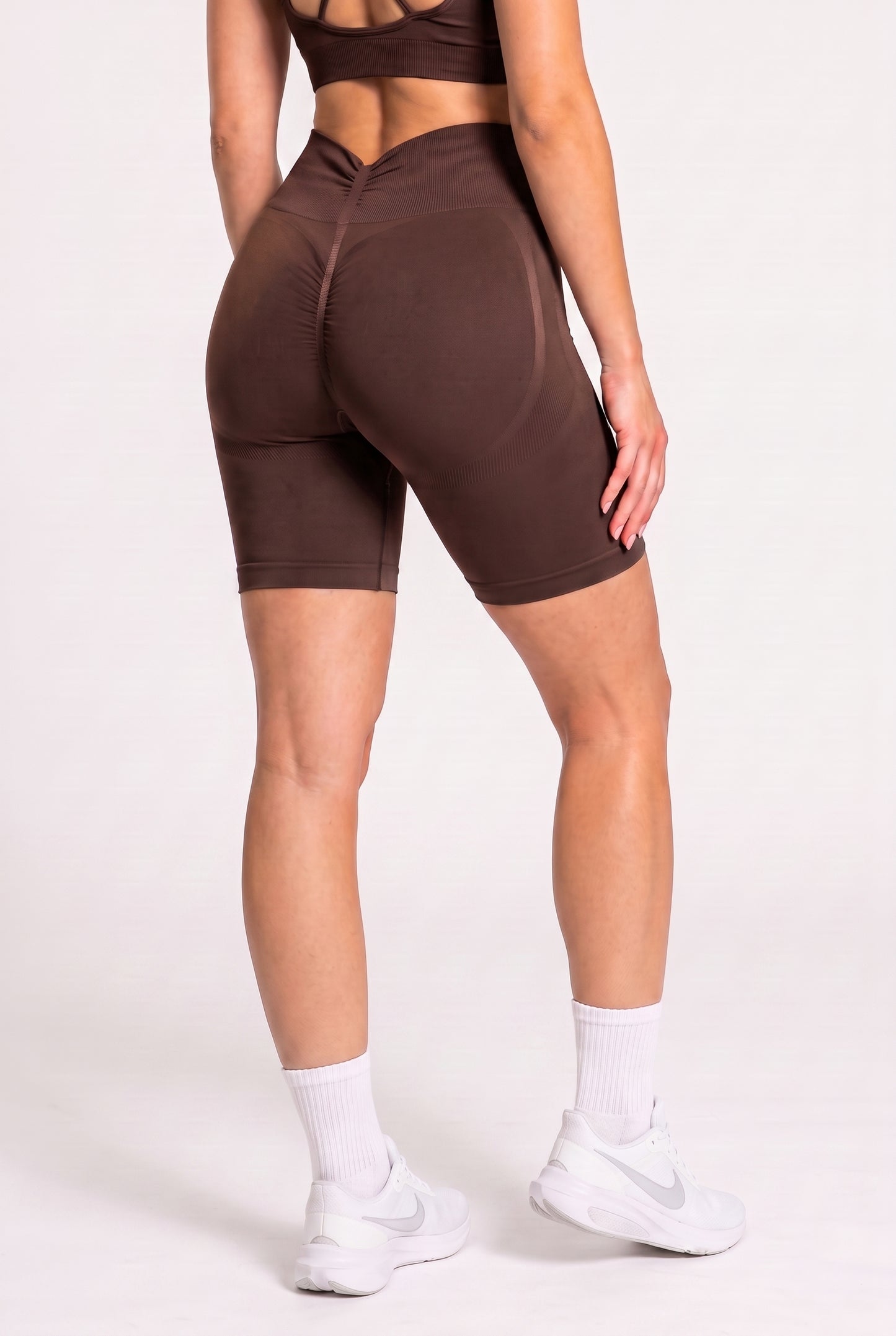 Szorty bezszwowe PUSH UP V SHAPE espresso Savannah
